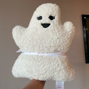NWT viral ghost pillow set